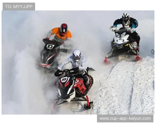 极地雪地摩托穿越，冰天雪地的极速冲刺，南极雪地摩托