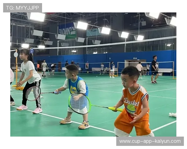 世界羽毛球青少年训练营引进国际教练团队，全国青少年羽毛球训练营