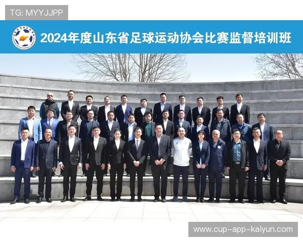 足球协会推进校园足球师资培训计划，足球特色学校教师培训